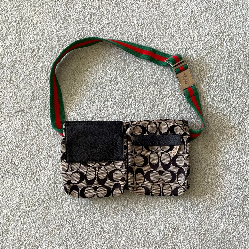 Coach monogram black fanny pack | belt bag with green & red buckle belt